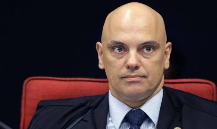 Troca da tornozeleira por PF destrói justificativa de Moraes para prender Bolsonaro